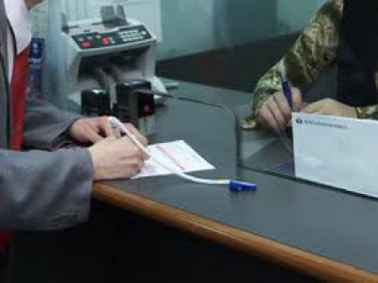 Românii nu vor mai putea face plăţi în numerar de peste 10.000 de lei